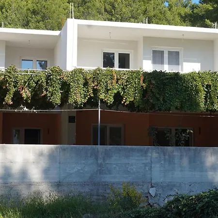 House Uljana - Two Bedroom With Terrace 1 Žuljana